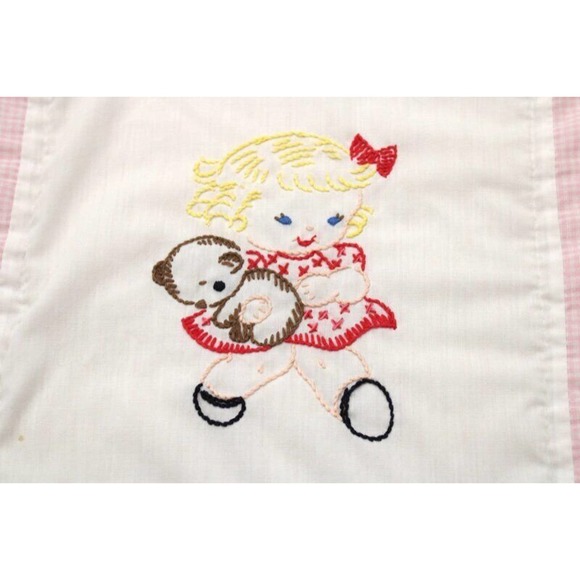 Vintage Hand Embroidered Baby Crib Quilt Pink Children Playing 1980s - Picture 5 of 12